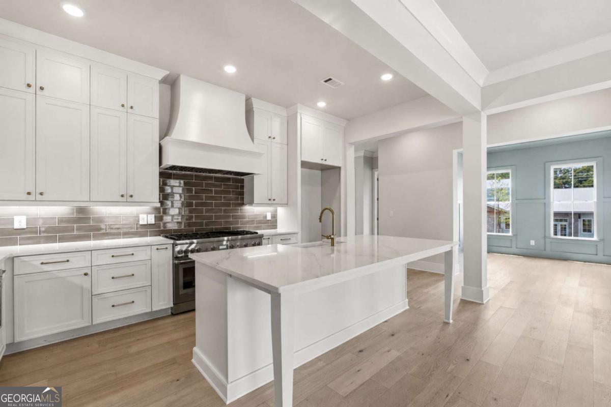 2015 Village Walk Property Photo 14