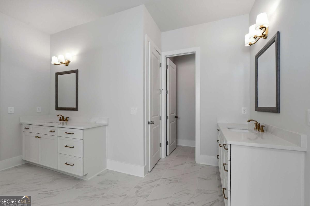 2015 Village Walk Property Photo 26