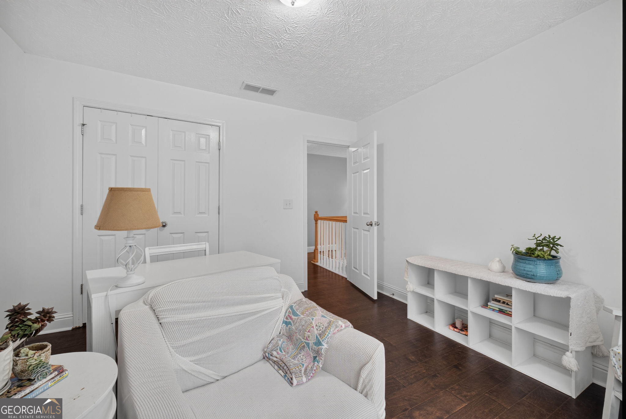 946 Golden Meadows Lane Property Photo 28