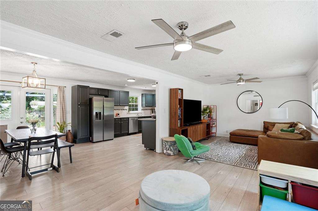 1720 Mary Lou Lane Se Property Photo 4