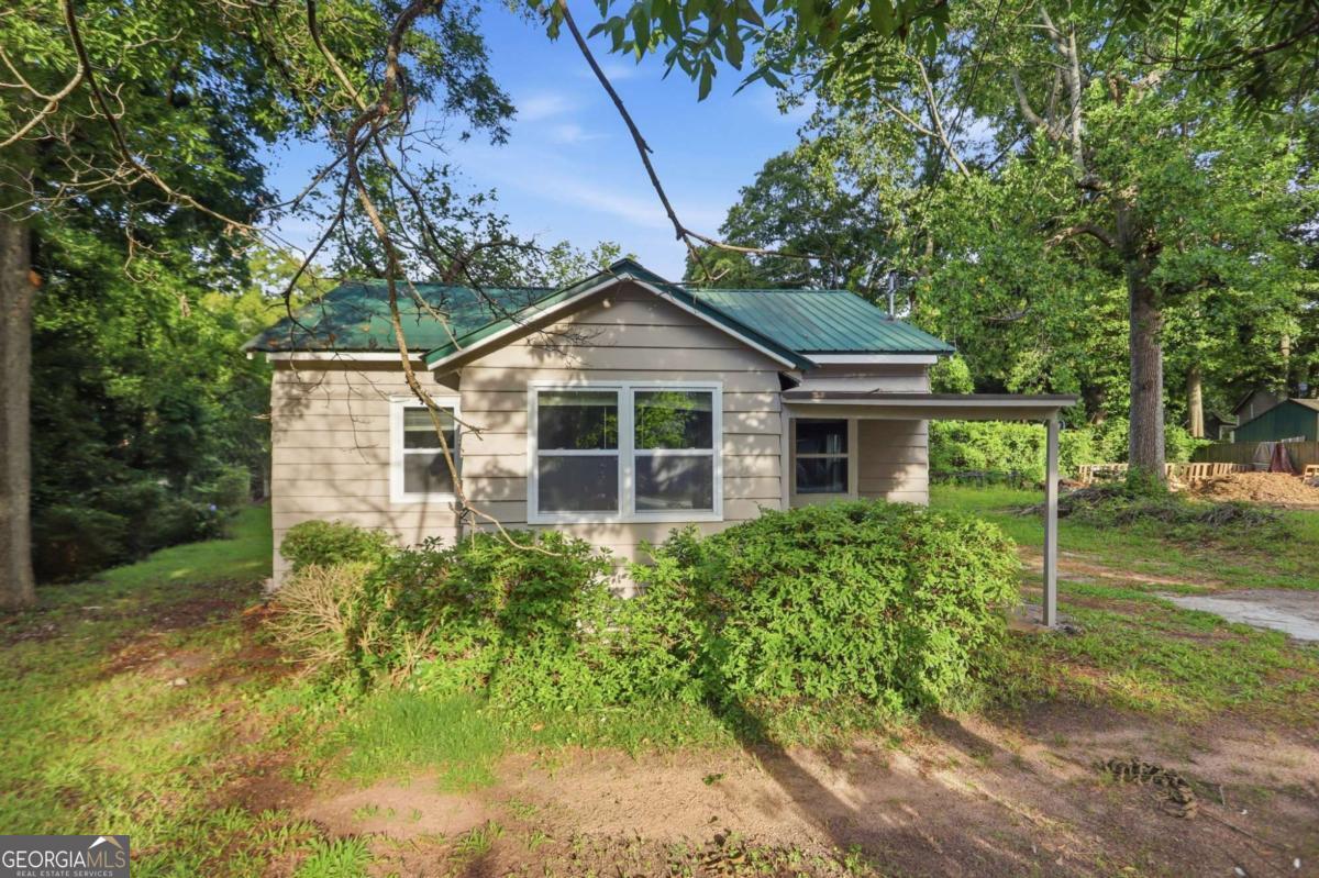 242 N Dogwood Avenue Property Photo 1