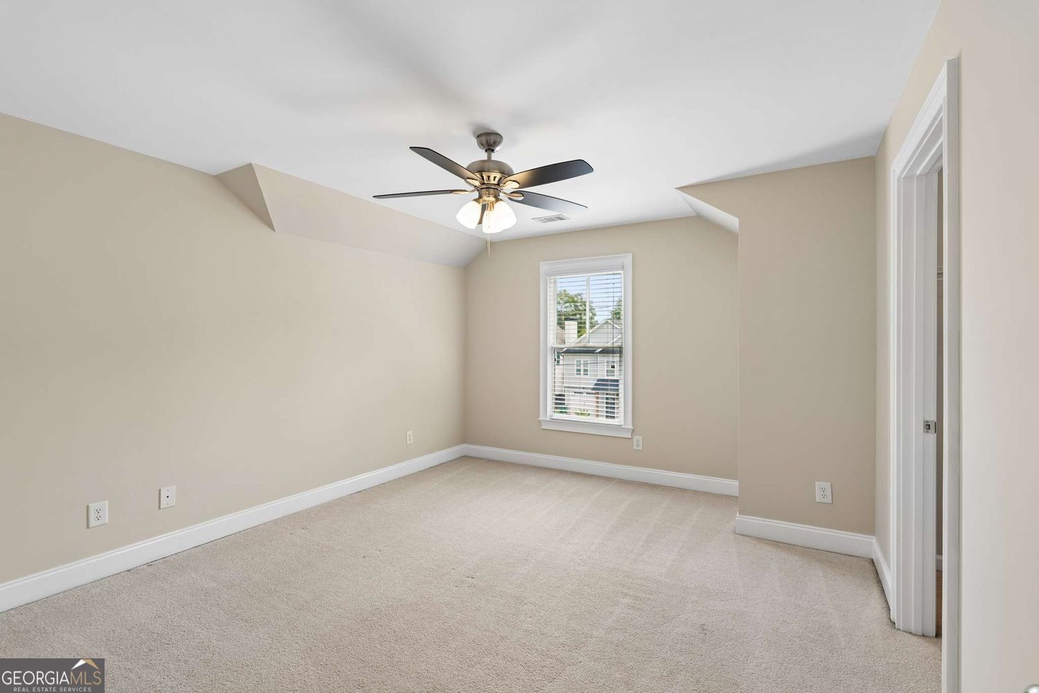 280 3rd Avenue Property Photo 31