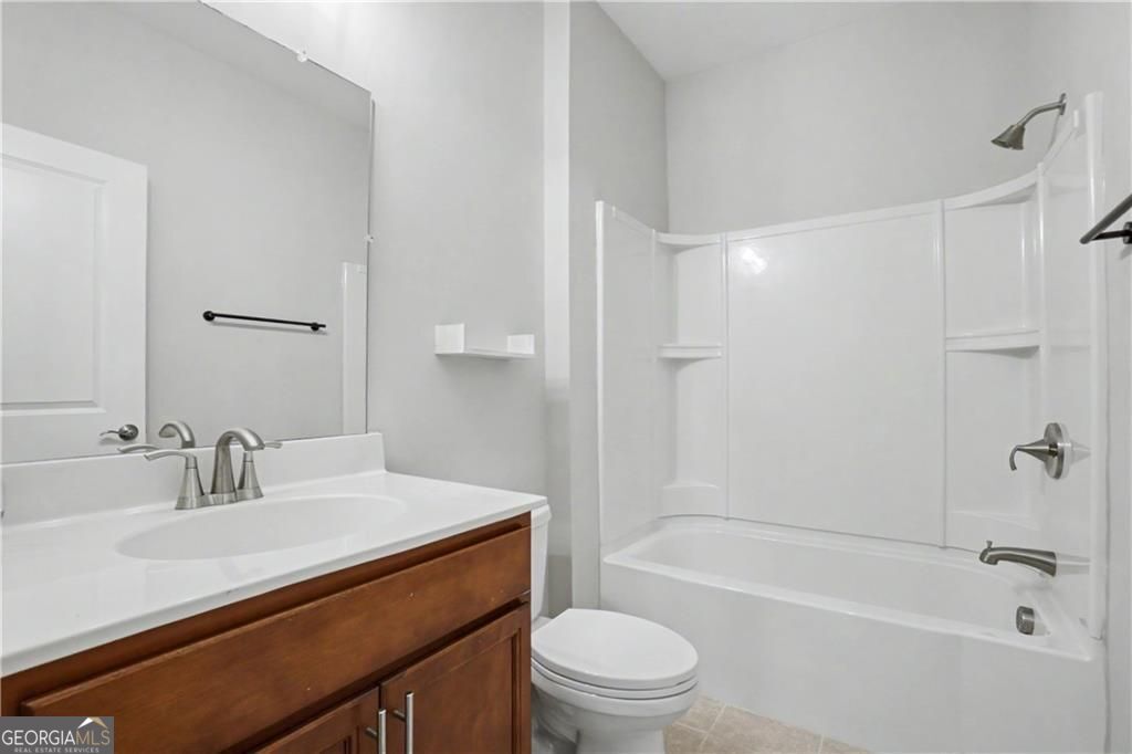 2051 Falls Park Way Property Photo 13