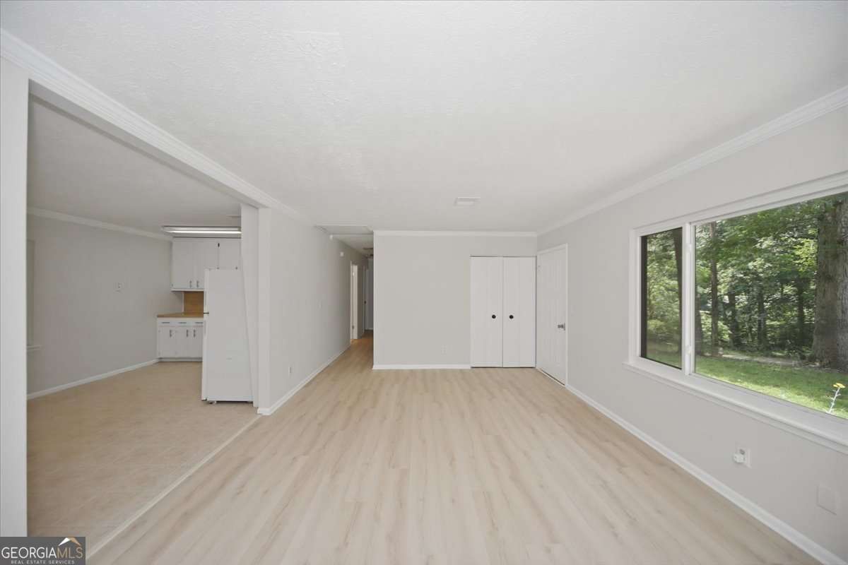 142 Deer Run Property Photo 8