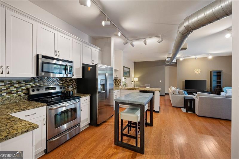 5300 Peachtree Road # 0501 Property Photo 2