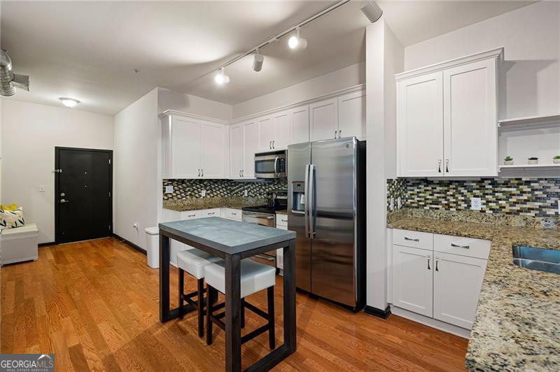 5300 Peachtree Road # 0501 Property Photo 3