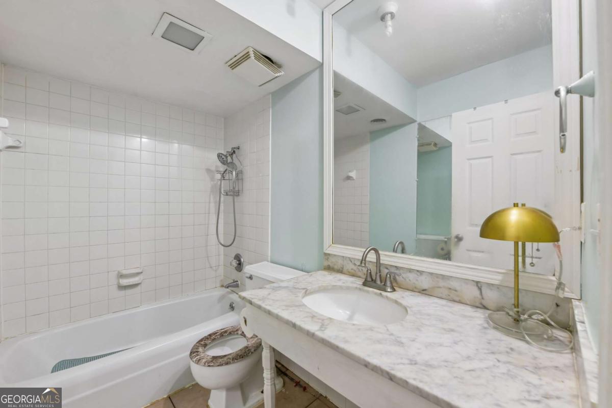 3071 Colonial Way # H Property Photo 13