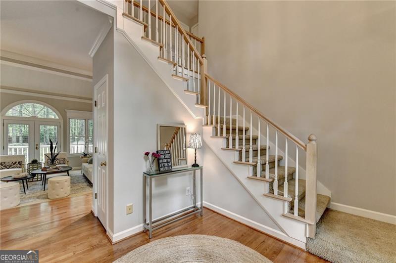 6480 White Oak Drive Property Photo 2