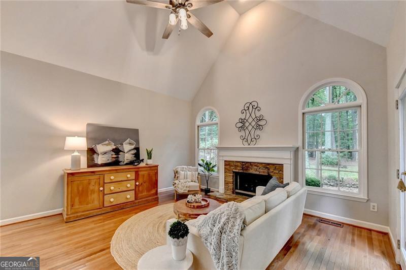 6480 White Oak Drive Property Photo 10