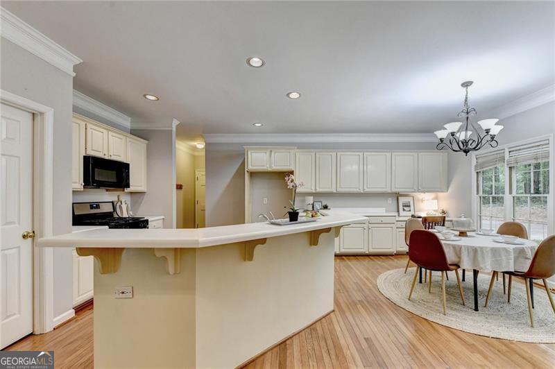6480 White Oak Drive Property Photo 11
