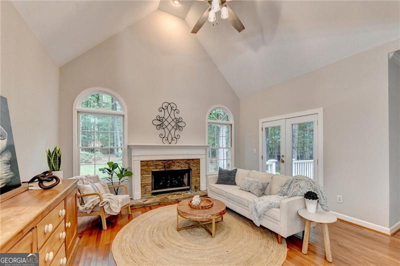 6480 White Oak Drive Property Photo 13