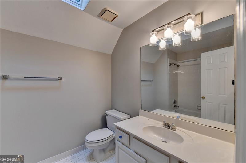 6480 White Oak Drive Property Photo 24