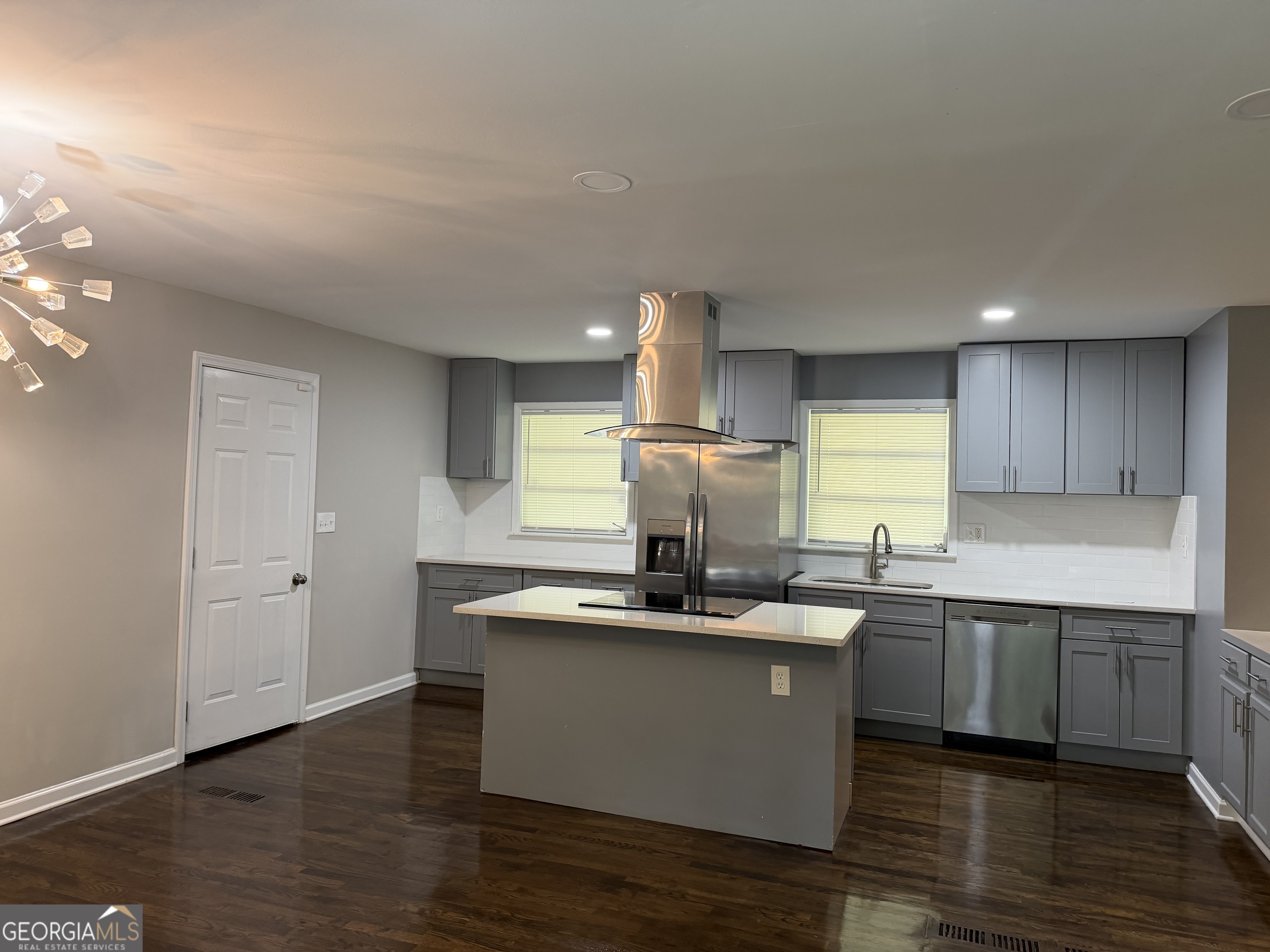 3539 Embry Circle Property Photo 6