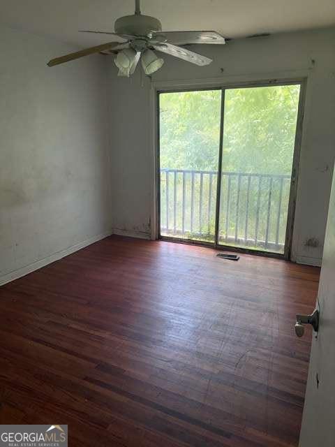 5906 Oakdale Road Property Photo 9