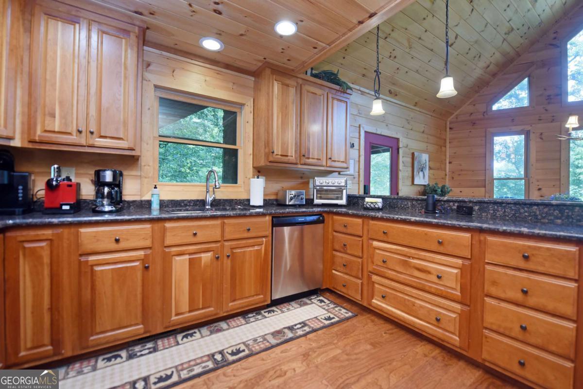 901 Stuart Mountain Road Property Photo 14