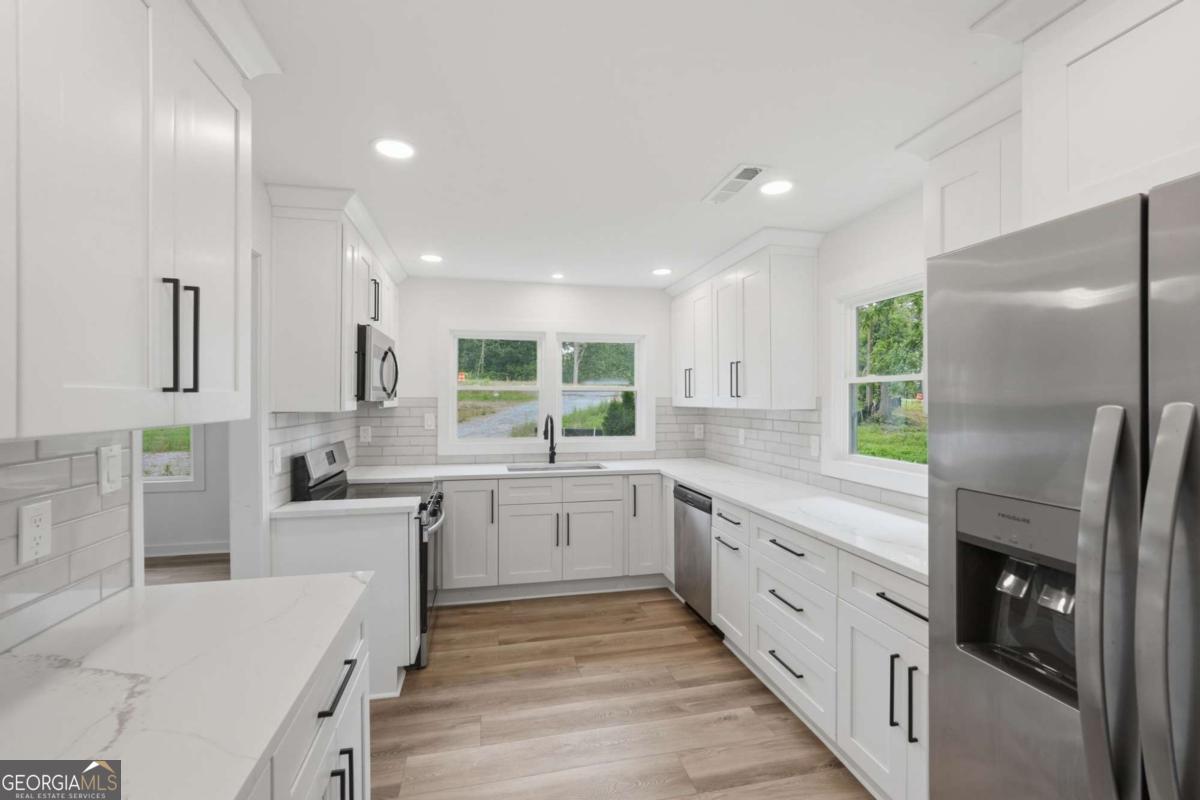 12778 Cumming Highway Property Photo 2