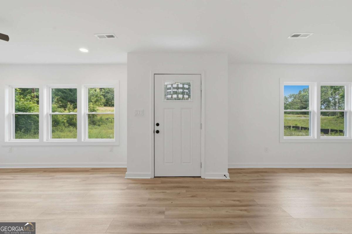 12778 Cumming Highway Property Photo 3