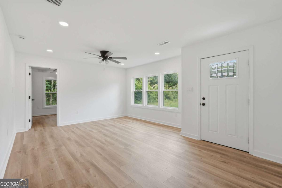 12778 Cumming Highway Property Photo 5