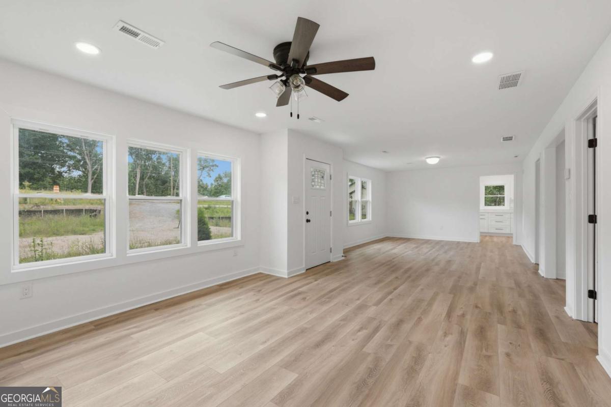 12778 Cumming Highway Property Photo 6