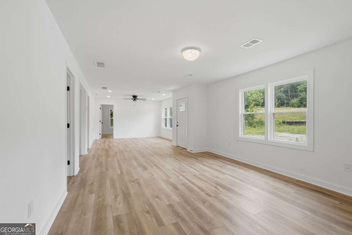 12778 Cumming Highway Property Photo 8