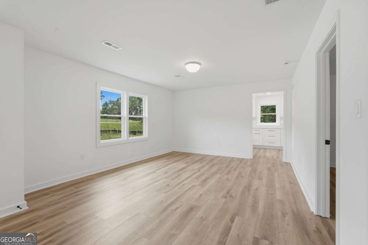 12778 Cumming Highway Property Photo 9