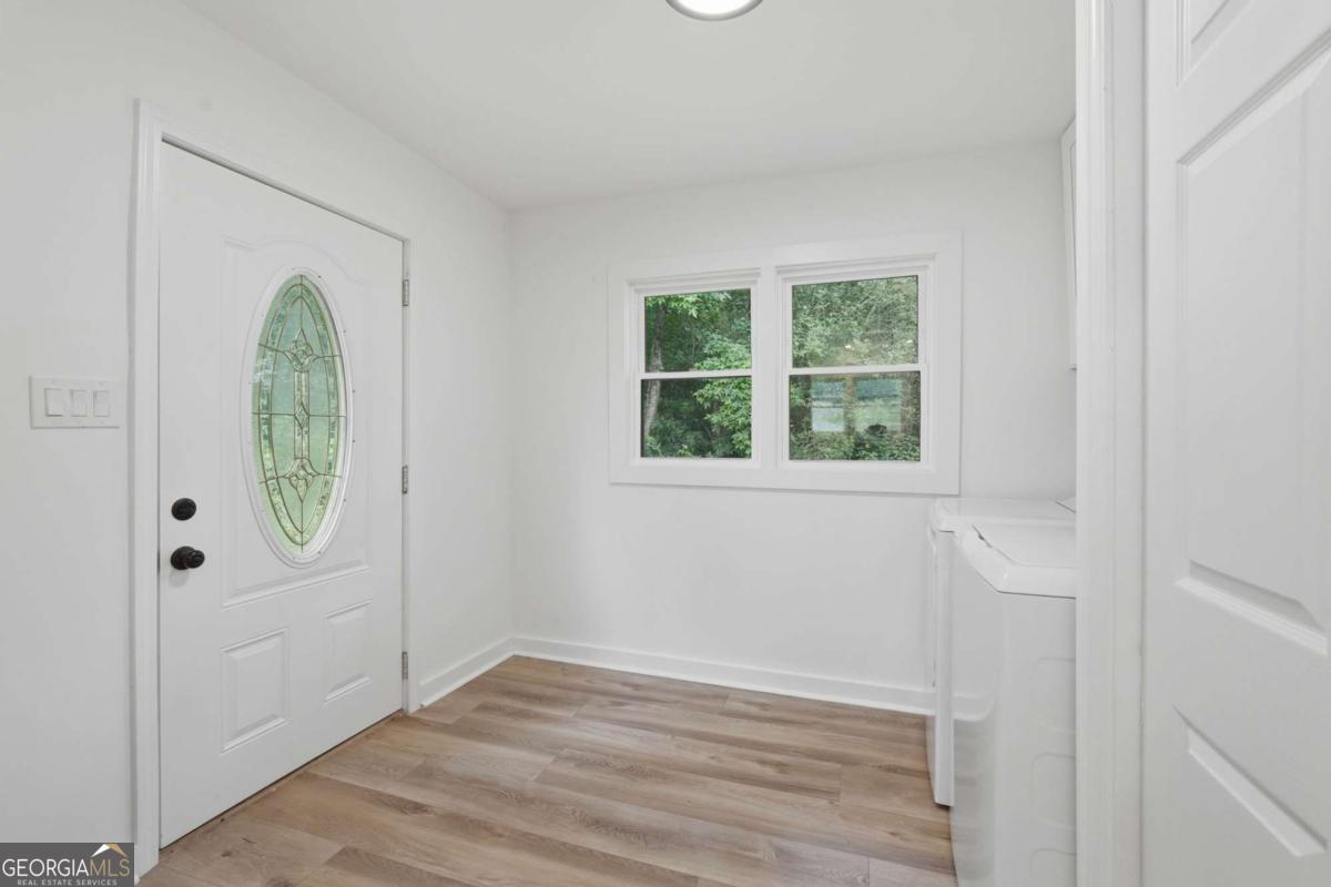 12778 Cumming Highway Property Photo 23