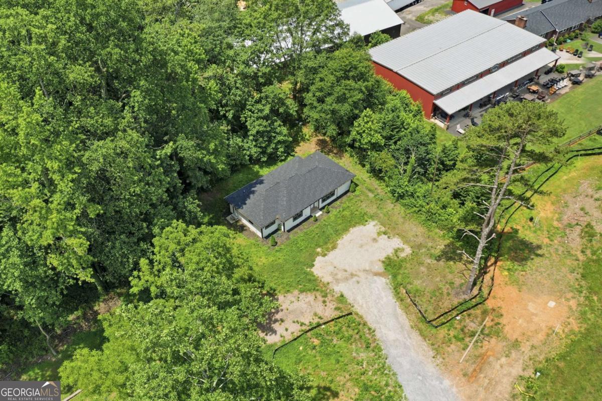 12778 Cumming Highway Property Photo 33