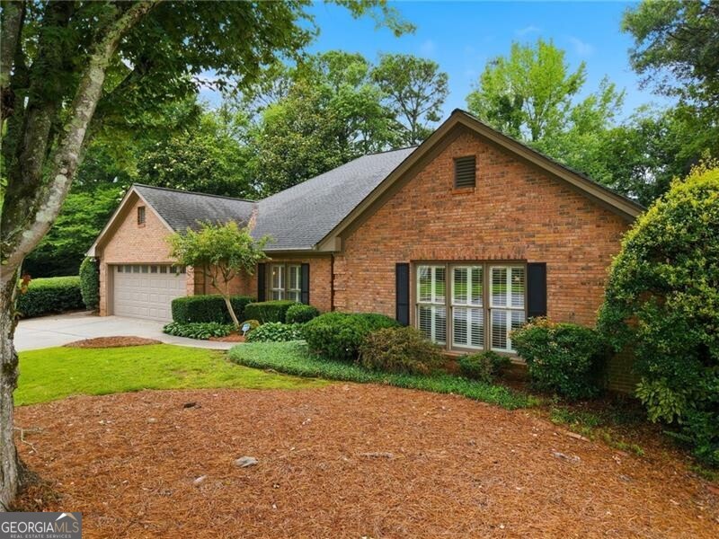 965 Knoll Crest Court Property Photo 2