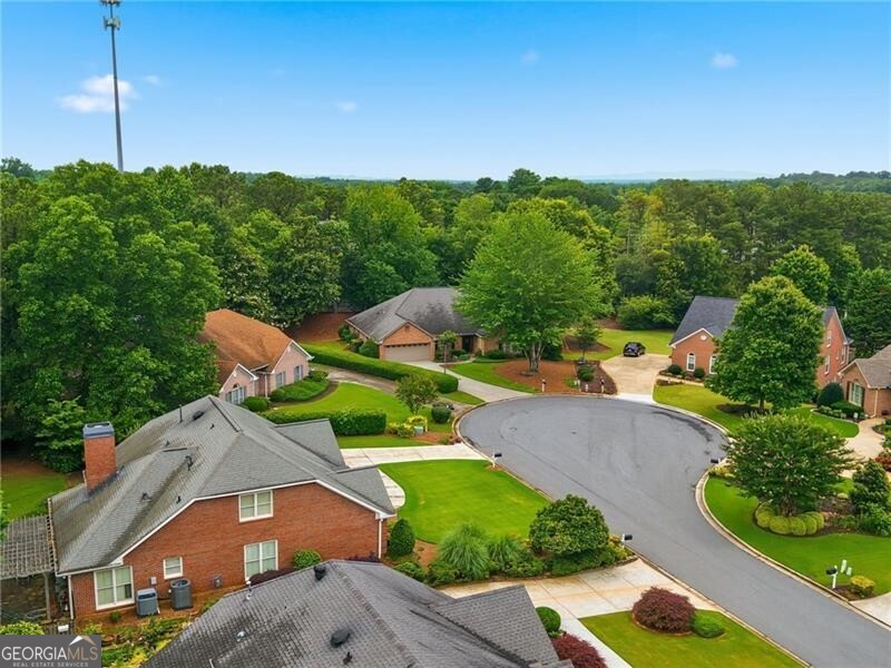 965 Knoll Crest Court Property Photo 4