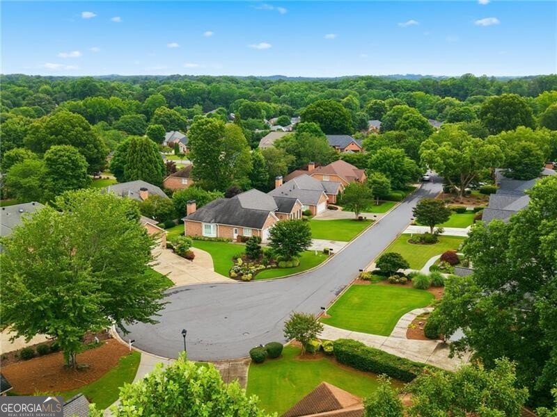 965 Knoll Crest Court Property Photo 8