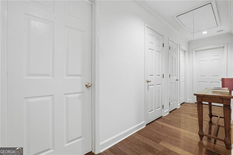 965 Knoll Crest Court Property Photo 17