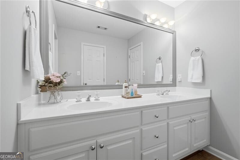 965 Knoll Crest Court Property Photo 24