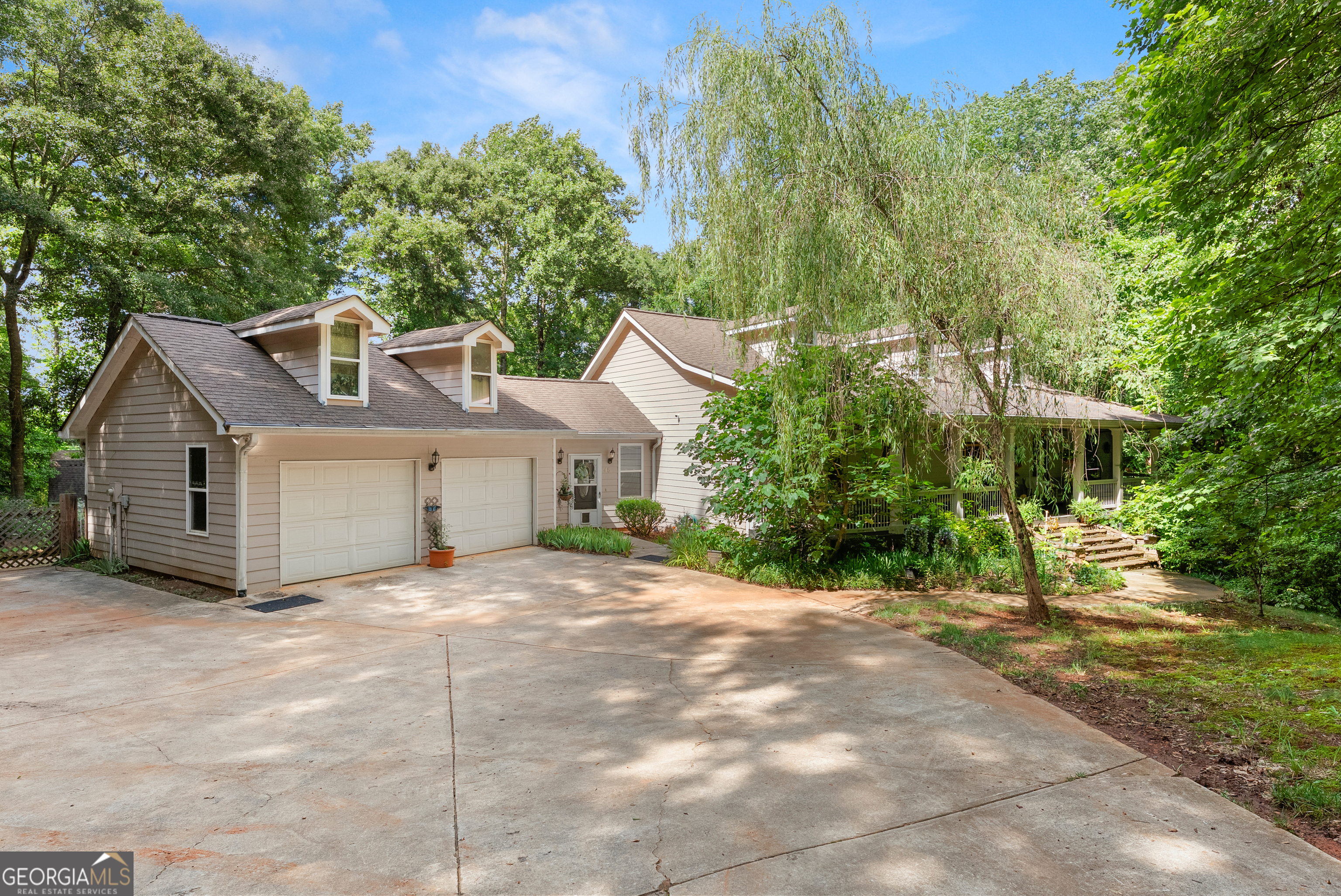 45 River Chase Property Photo 2