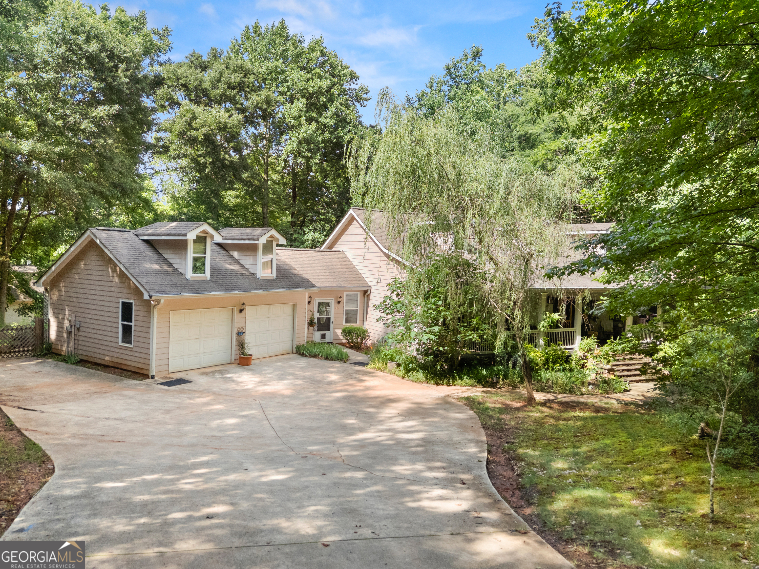 45 River Chase Property Photo 3
