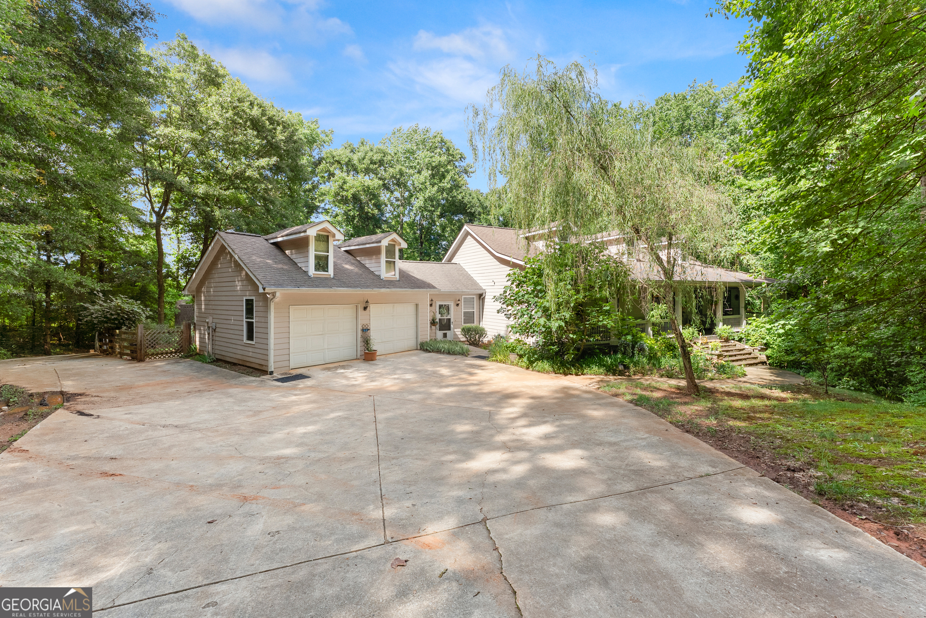 45 River Chase Property Photo 4