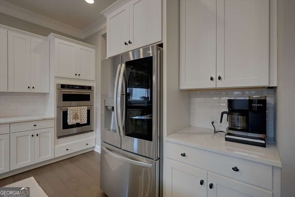 320 Harp Street Property Photo 10