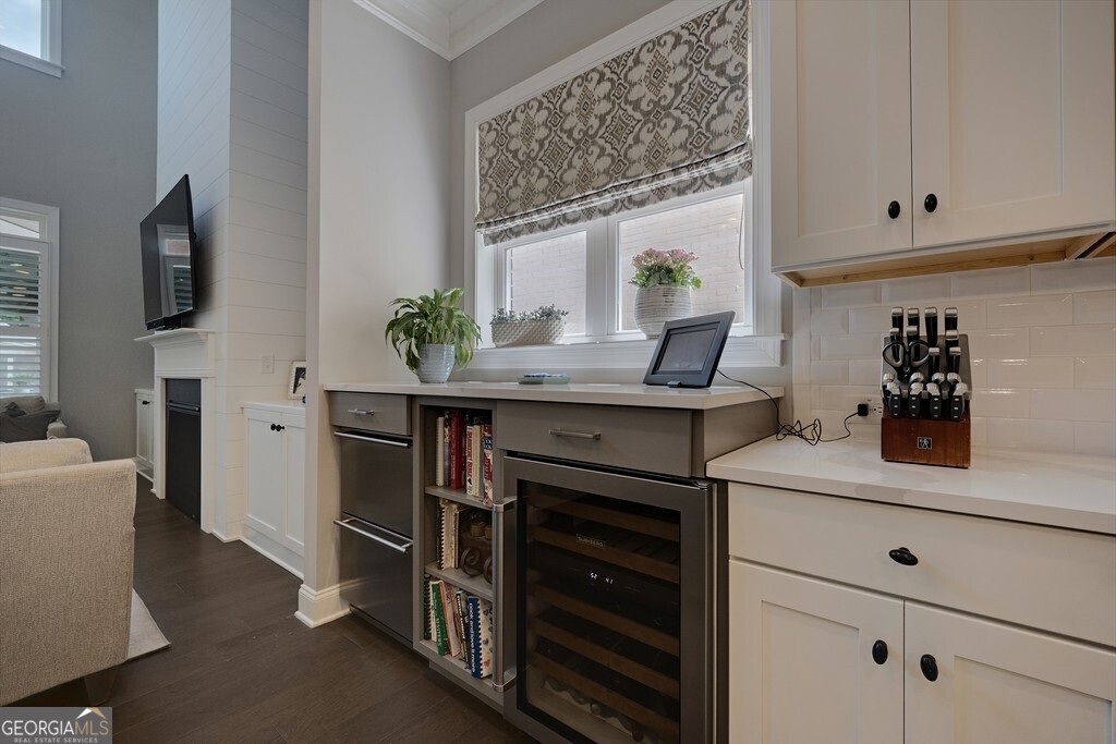 320 Harp Street Property Photo 15