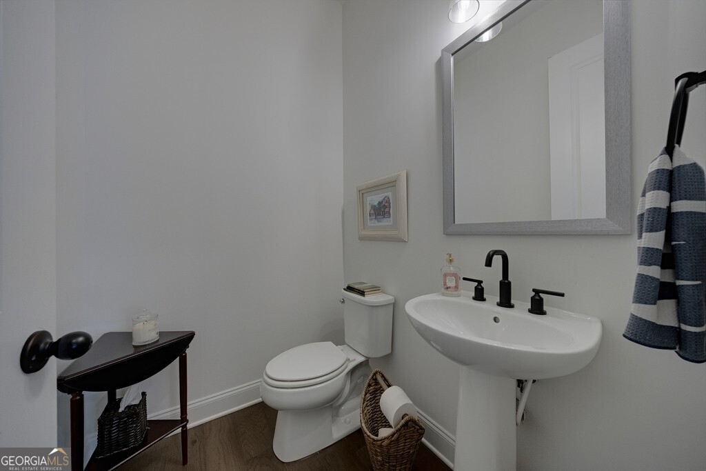320 Harp Street Property Photo 35