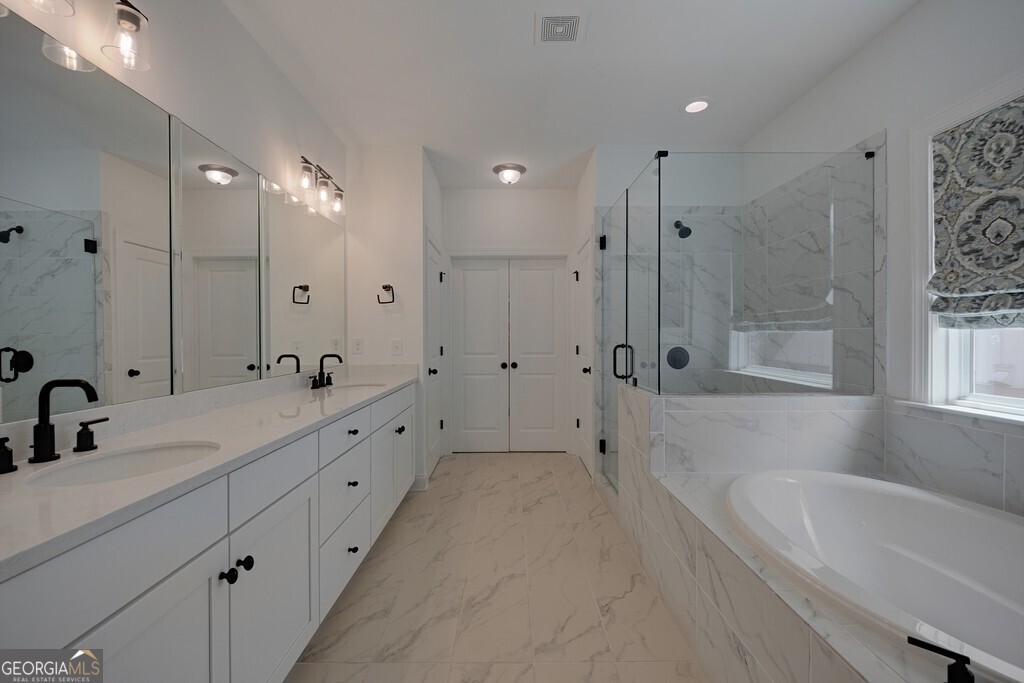 320 Harp Street Property Photo 45