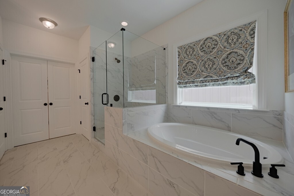 320 Harp Street Property Photo 47