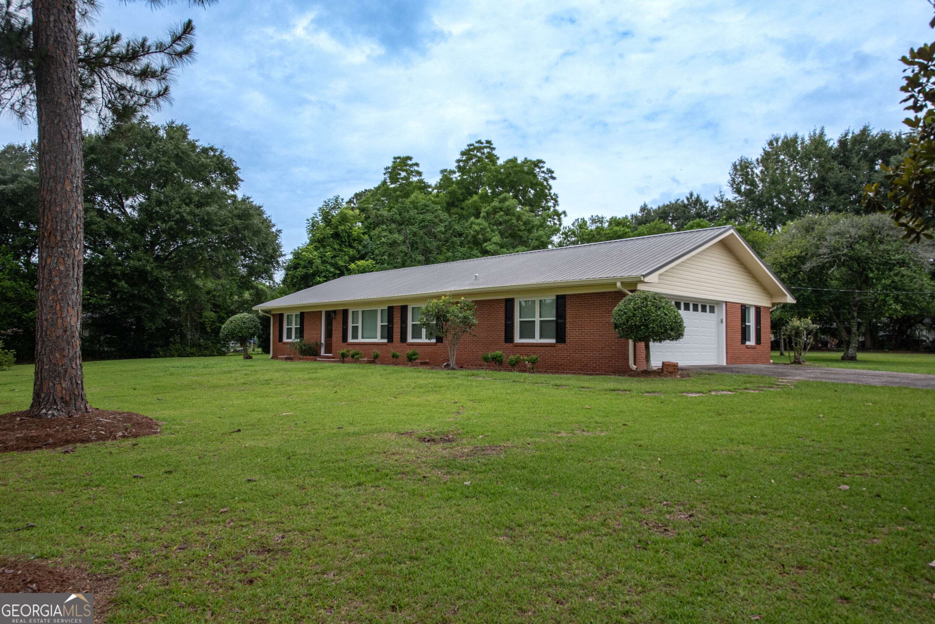 281 Peggy Drive Property Photo 2