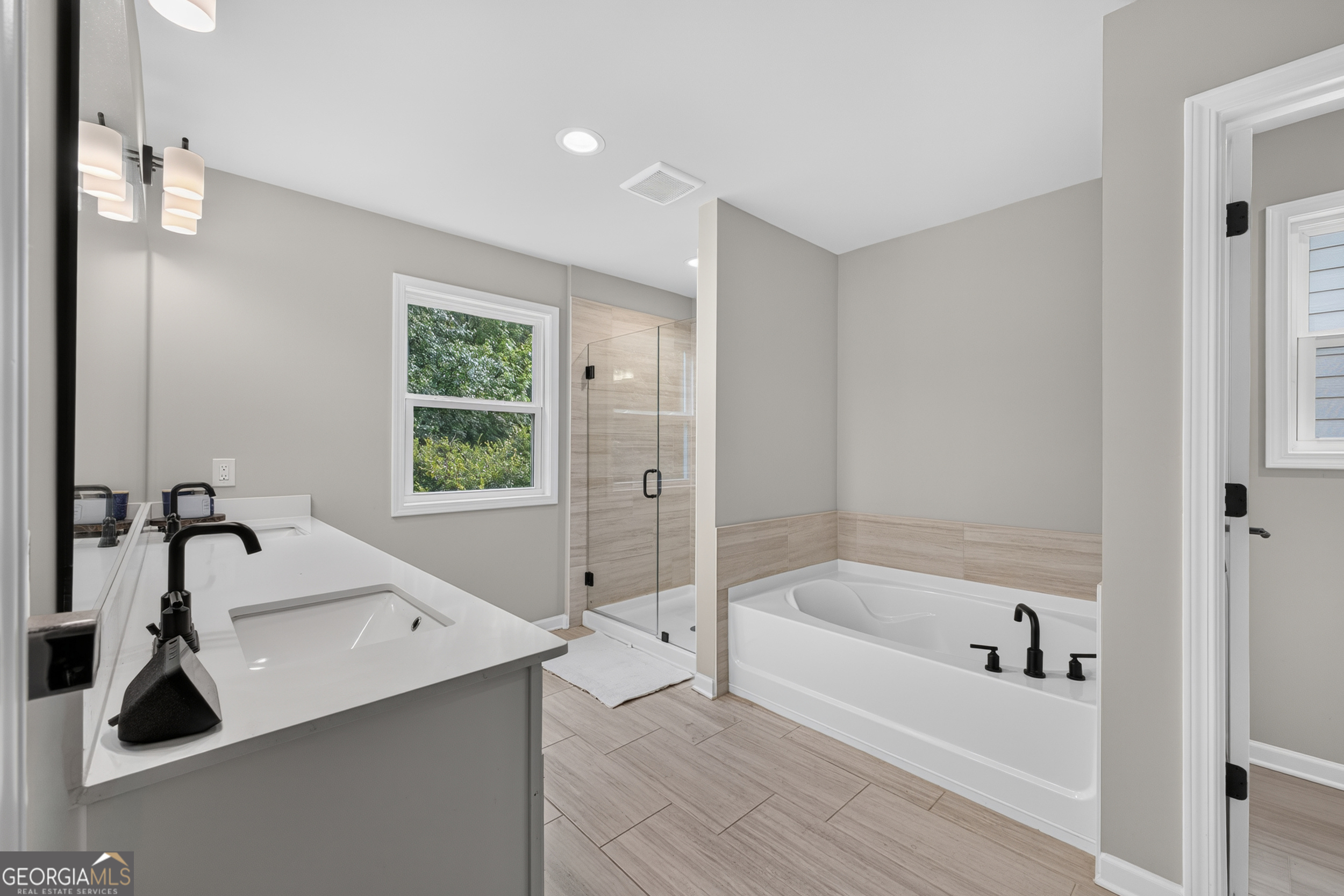 2111 Westside Drive Property Photo 19