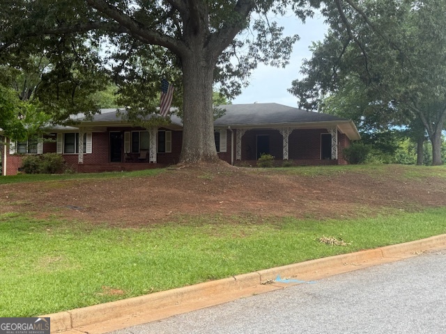 523 Parkdale Drive Property Photo 1