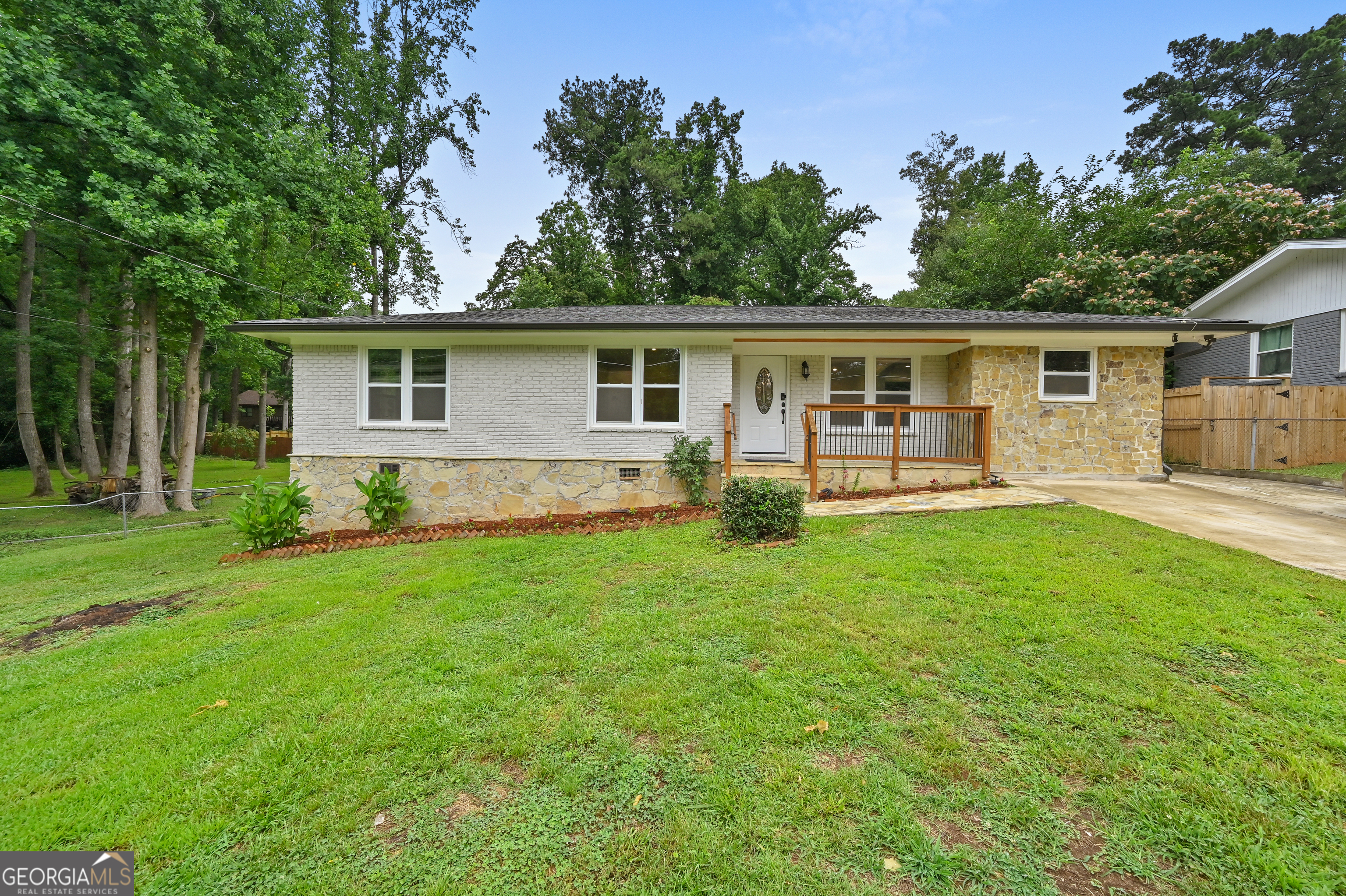 1752 Atherton Drive Property Photo 1