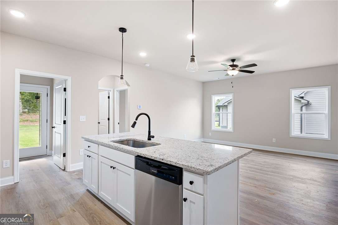 106 Winston Way Property Photo 10