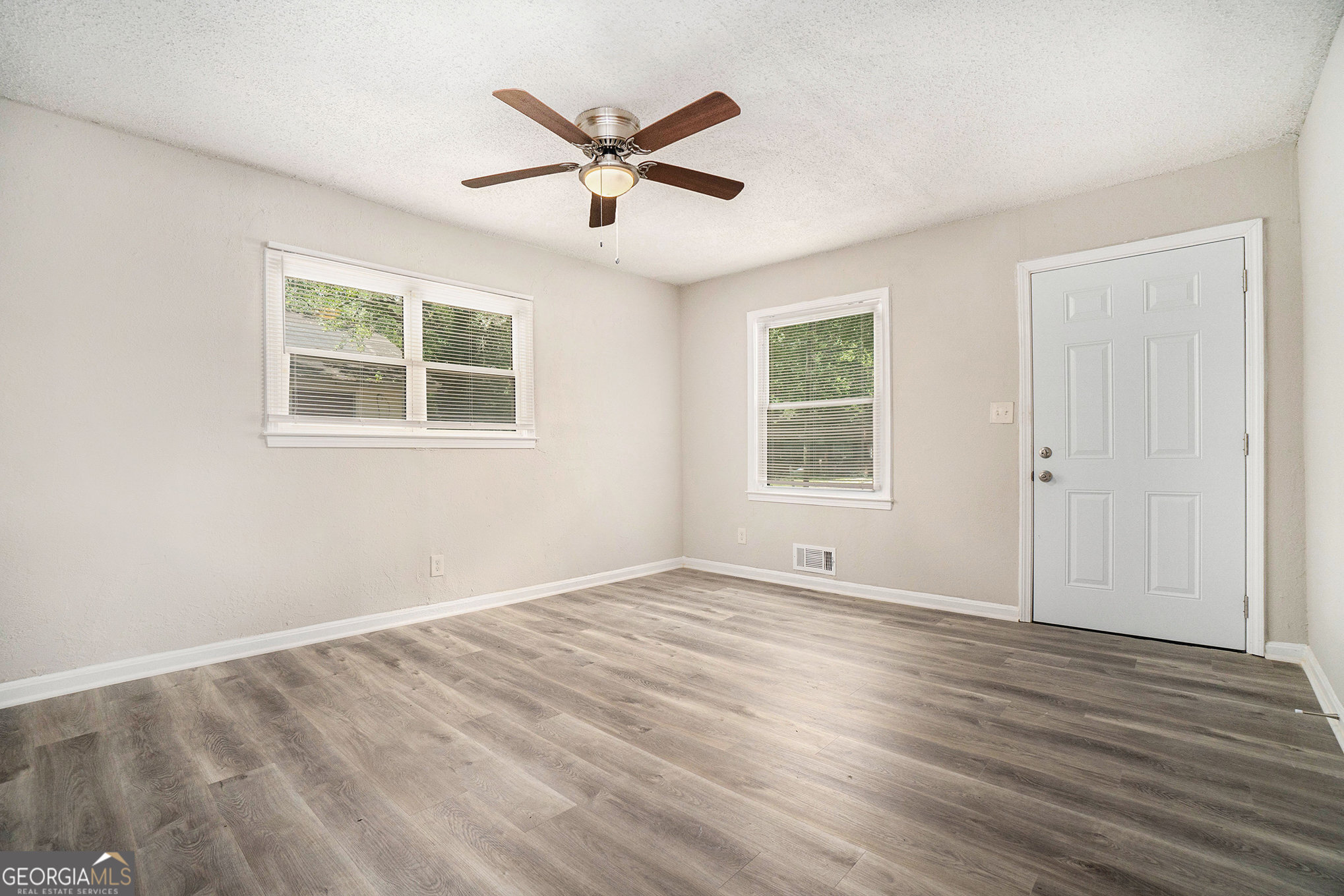 114 Howell Drive Sw Property Photo 6