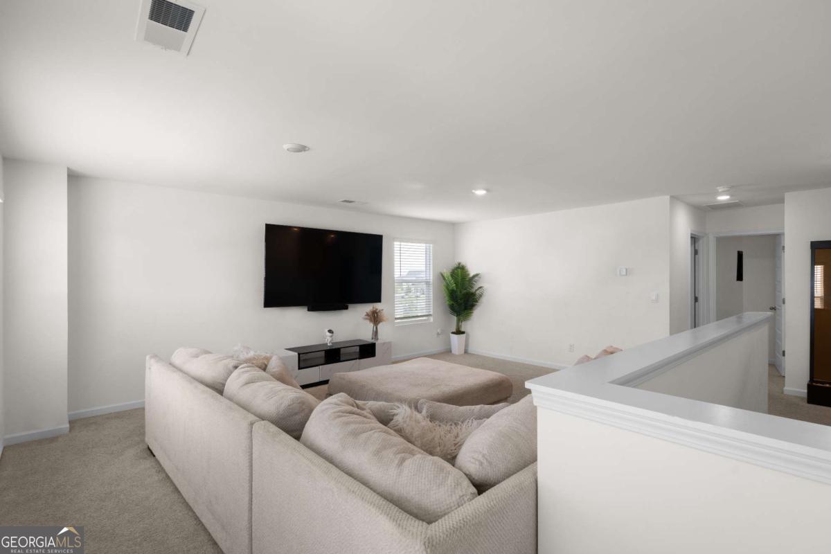245 Canberra Way Property Photo 13