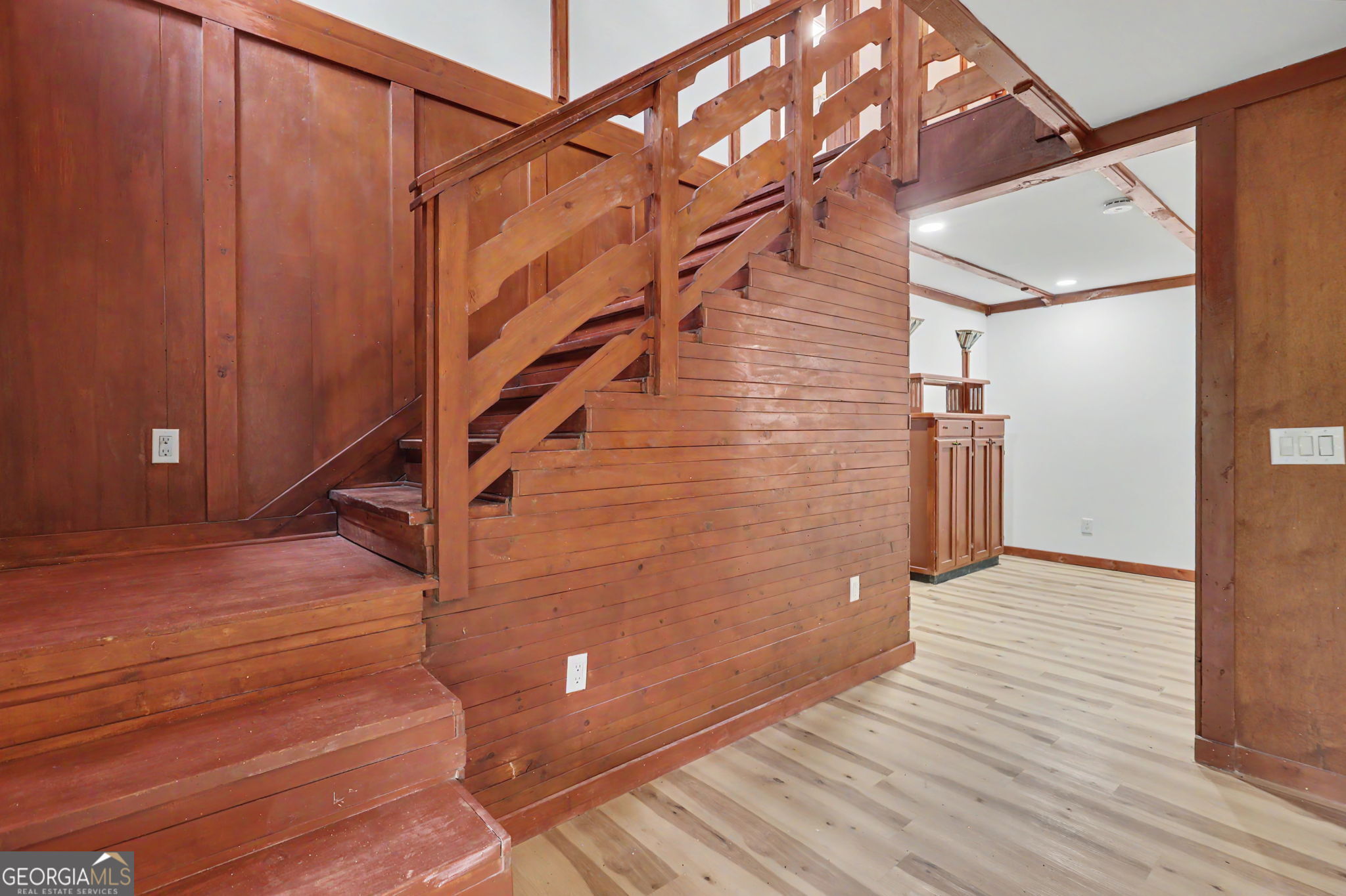 996 Crestview Drive Property Photo 40