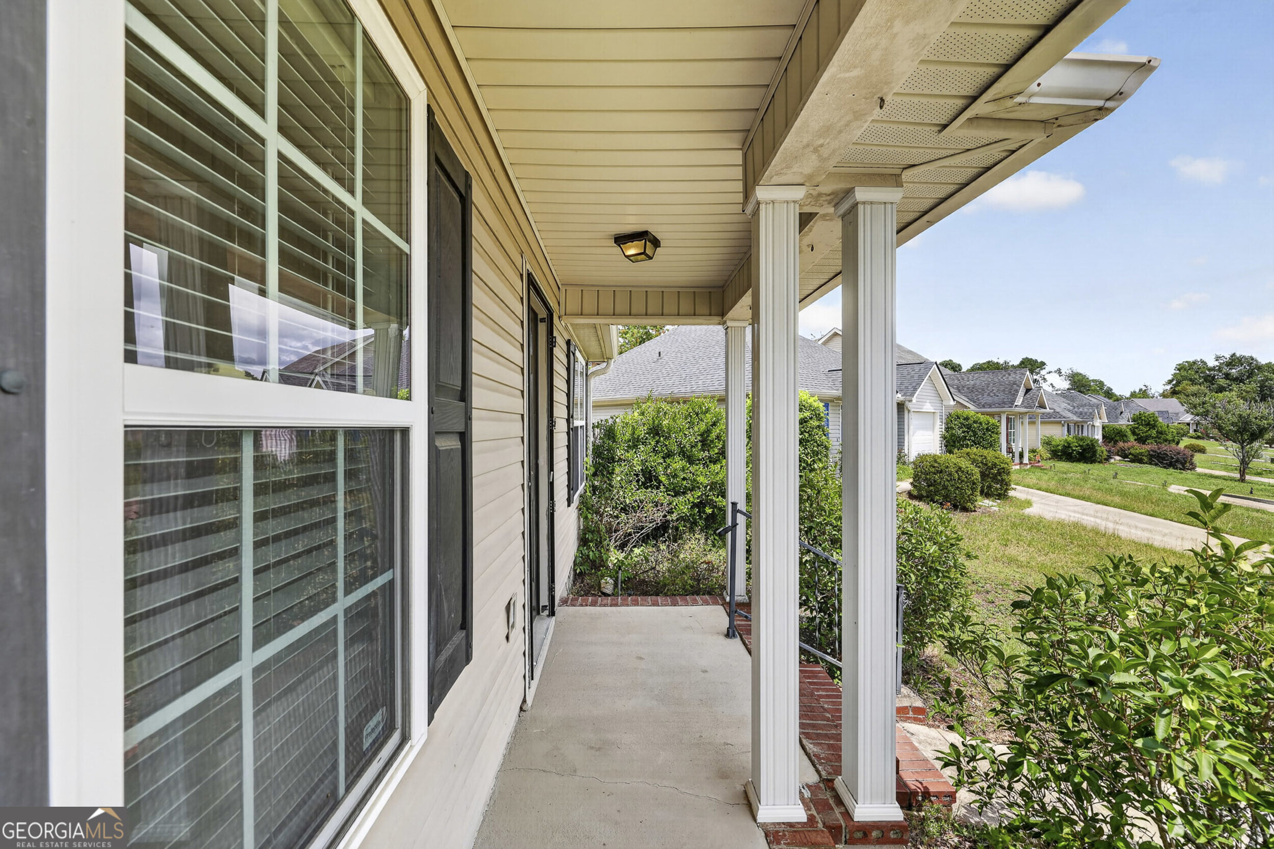 2123 Whitney South Drive Property Photo 4