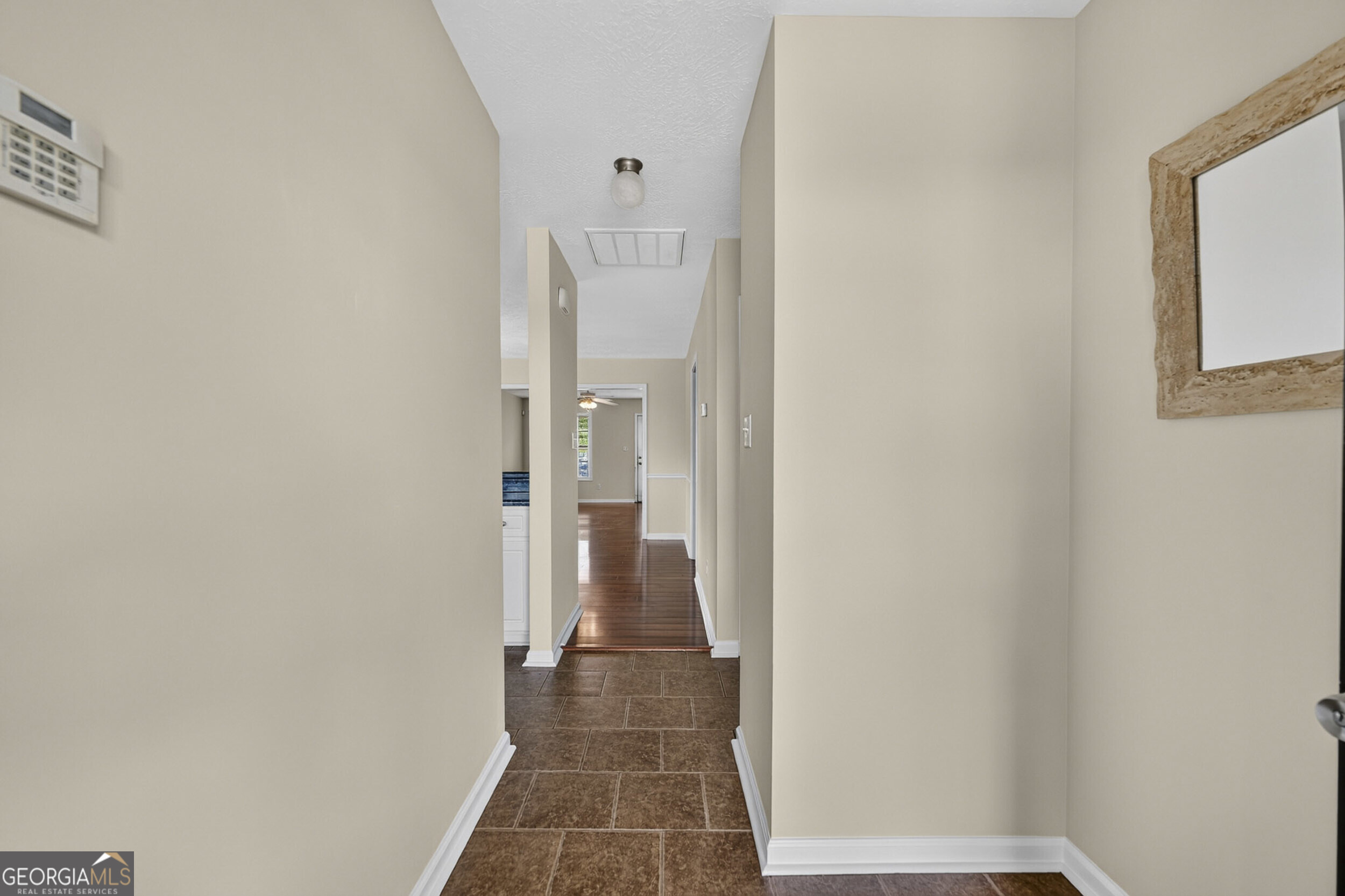 2123 Whitney South Drive Property Photo 7